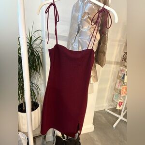 Elegant Burgundy Spaghetti Strap Dress